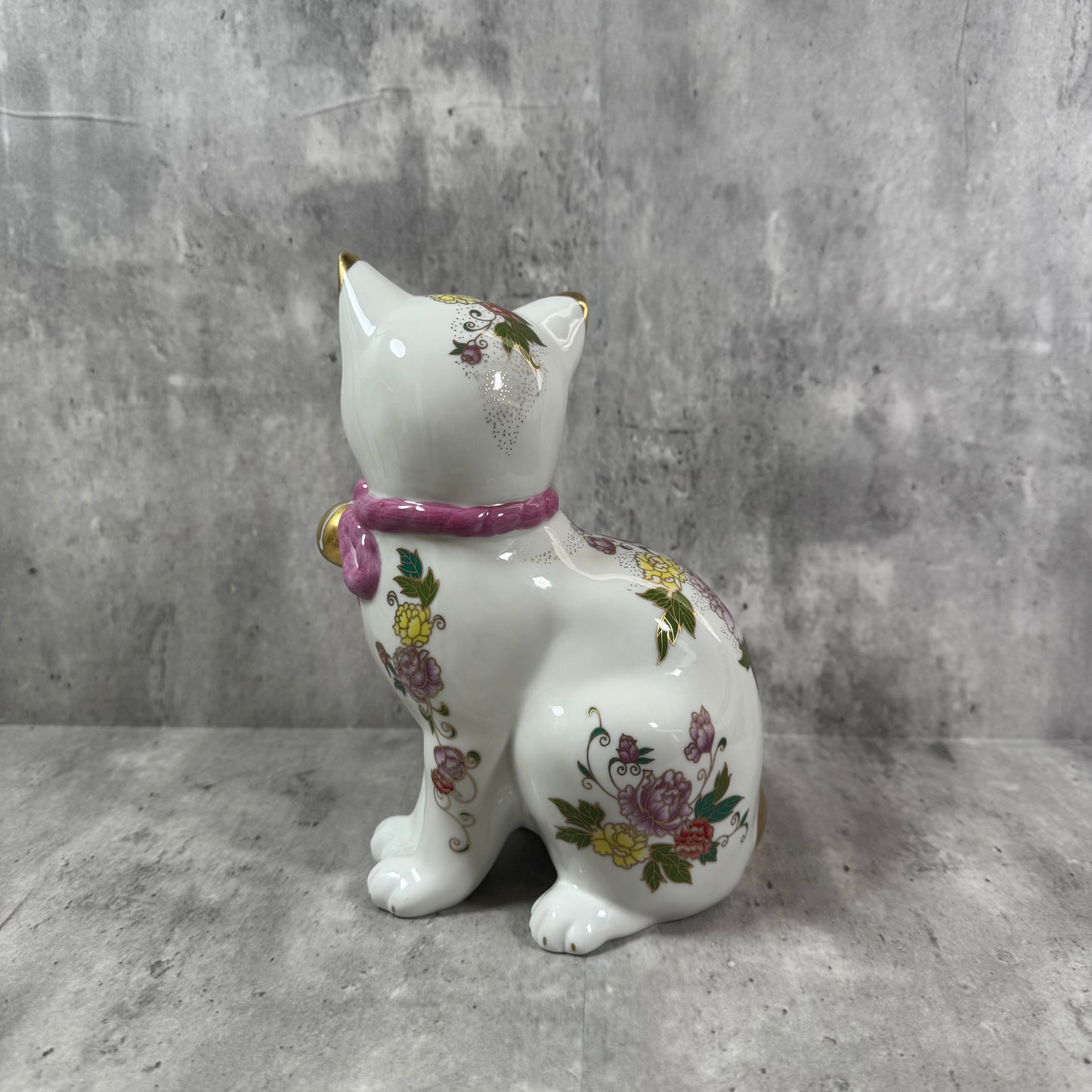 Franklin Mint “Royal Kitten of Prosperity” – Hand-Painted Porcelain Figurine by Yuki Morioka