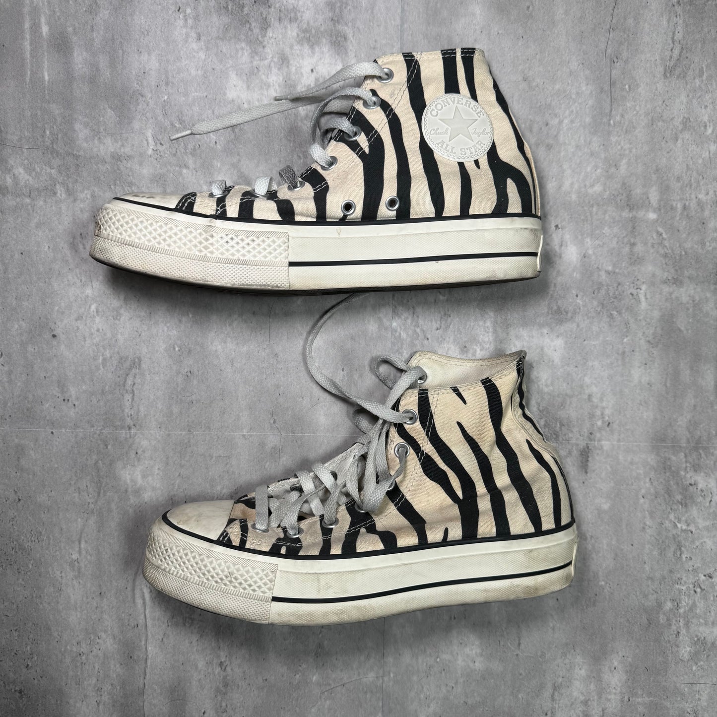 Converse Zebra Print Platform High Tops – Size 9