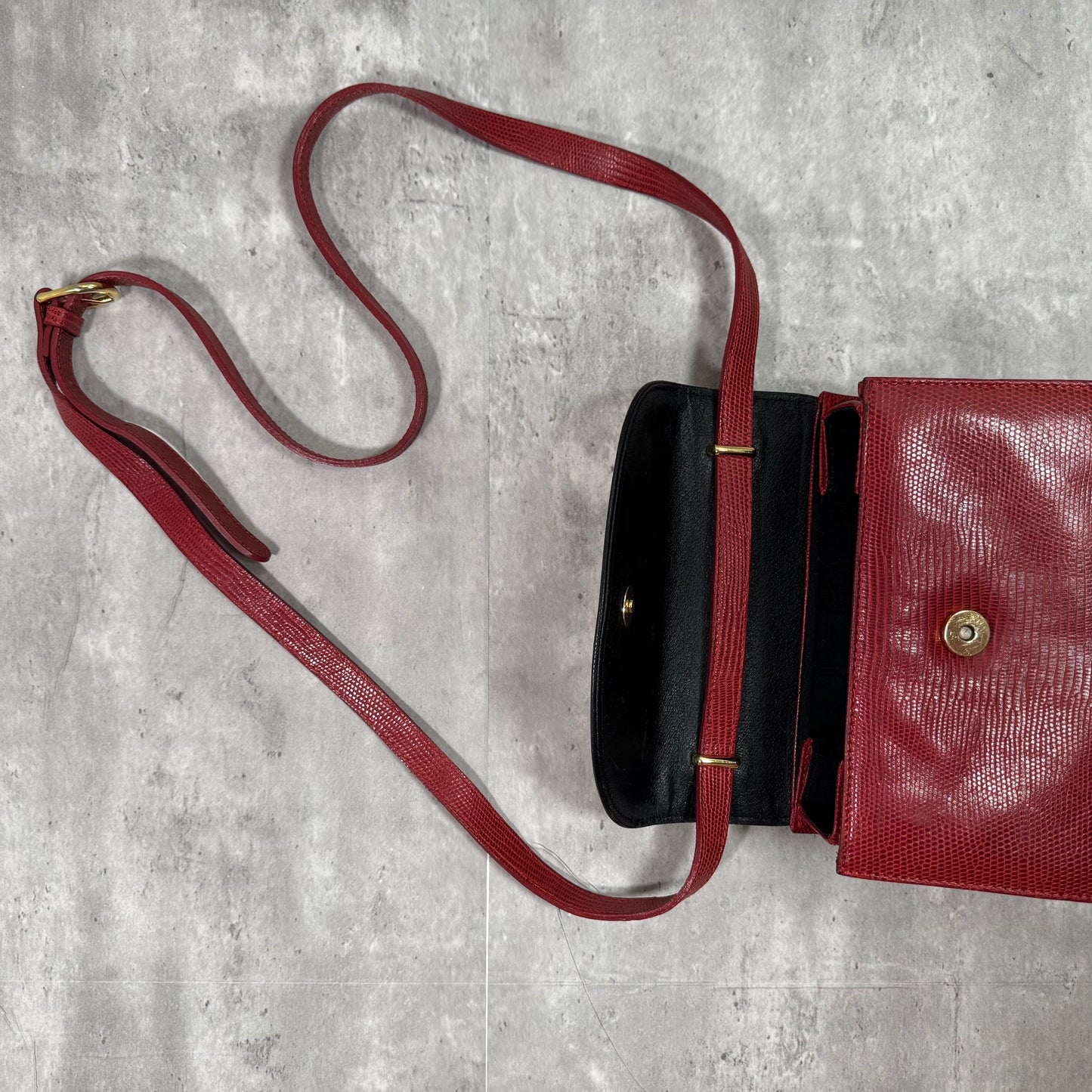 Vintage JH Collectibles Red Lizard-Embossed Leather Top Handle Purse – Crossbody Strap Included