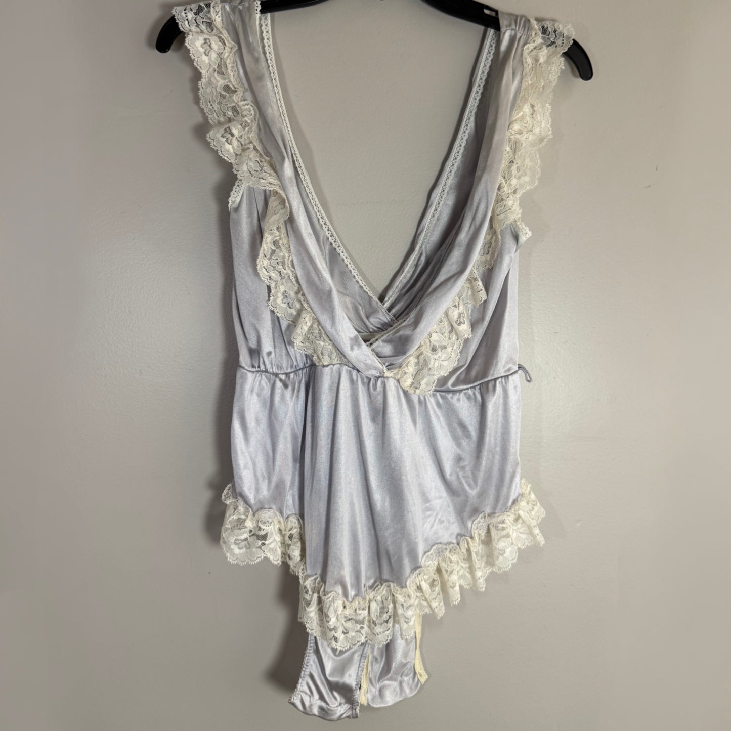 Vintage Lavender Satin Lace Bodysuit – Soft Shine & Romantic Details
