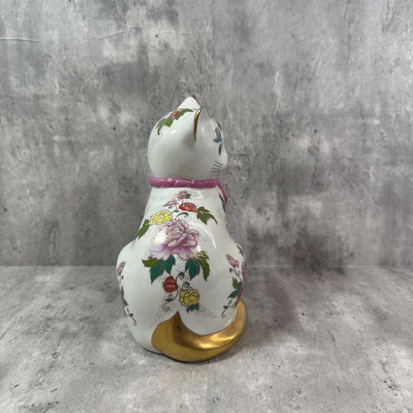 Franklin Mint “Royal Kitten of Prosperity” – Hand-Painted Porcelain Figurine by Yuki Morioka