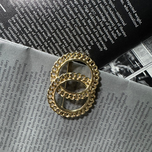 Vintage Interlocking Chain Circle Brooch